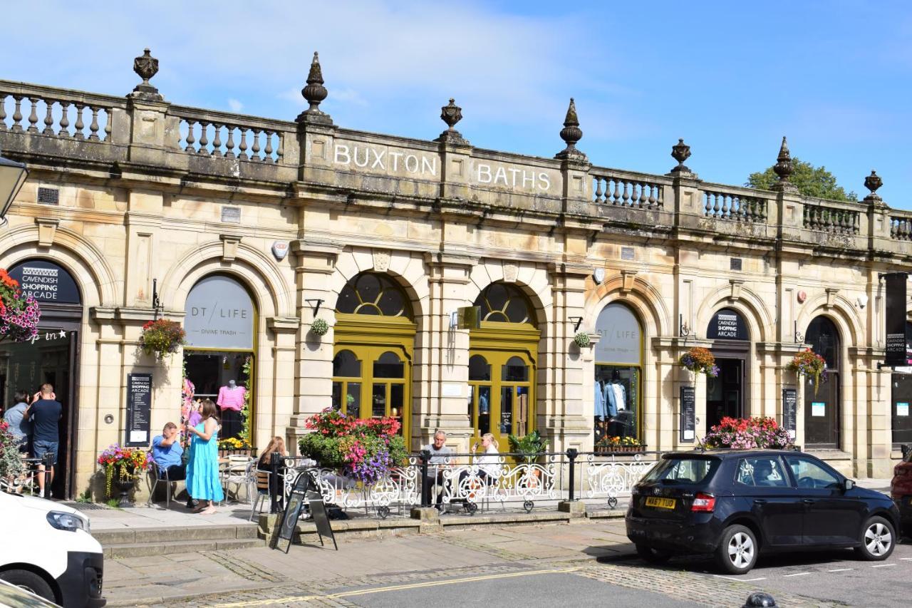 The Buxton Retreat A Luxurious 3-Storey Townhouse With Four Poster Bed And Double Jacuzzi Bath" Extérieur photo