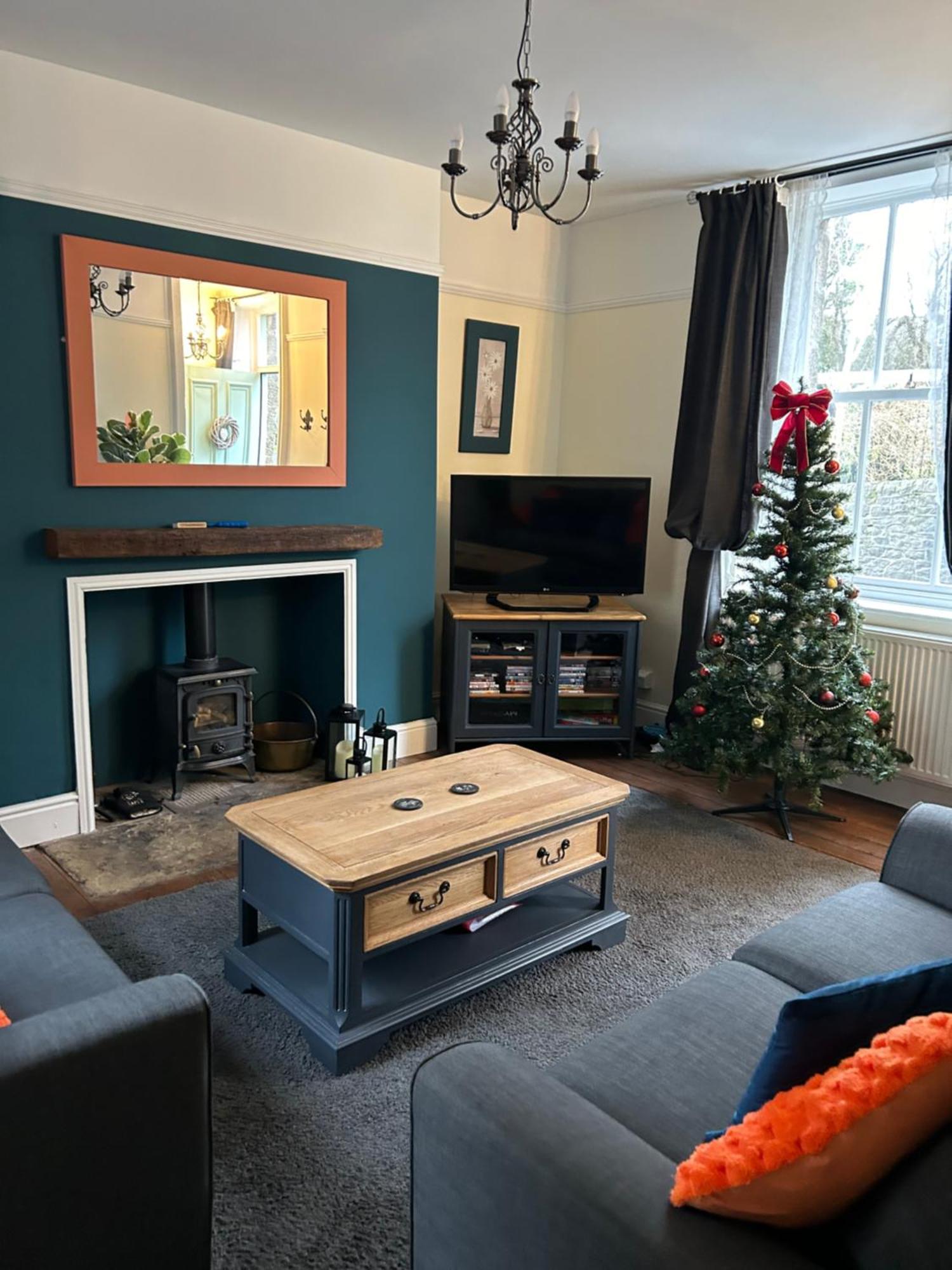 The Buxton Retreat A Luxurious 3-Storey Townhouse With Four Poster Bed And Double Jacuzzi Bath" Extérieur photo